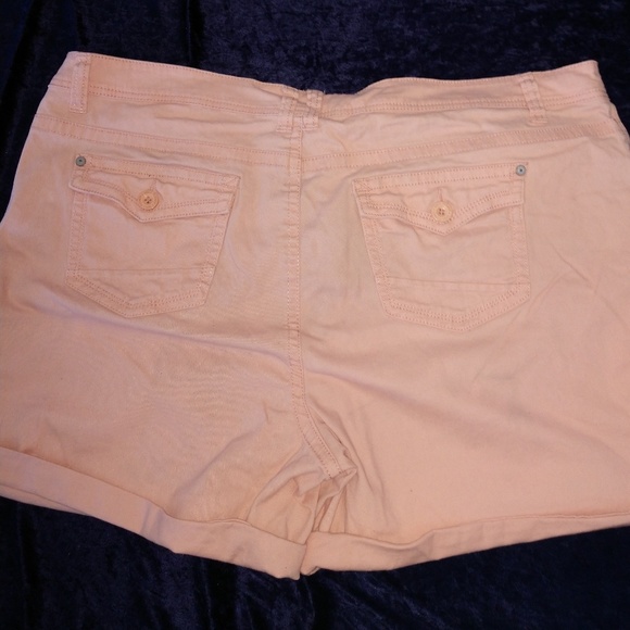 Shorts - Picture 5 of 5